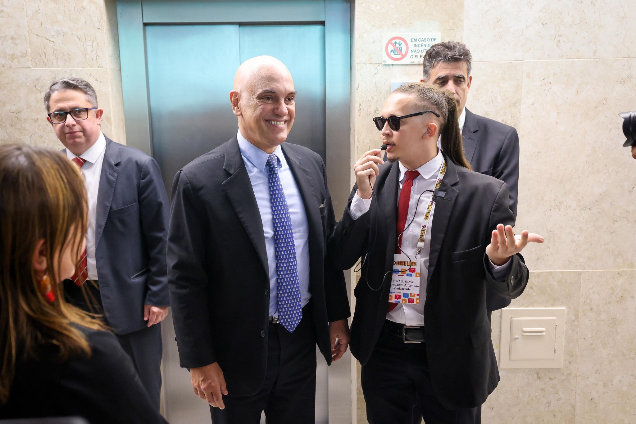Ministro Alexandre de Moraes brinca com Mizael Silva, o “Advogado do Xandão”, durante bate-papo no no STF