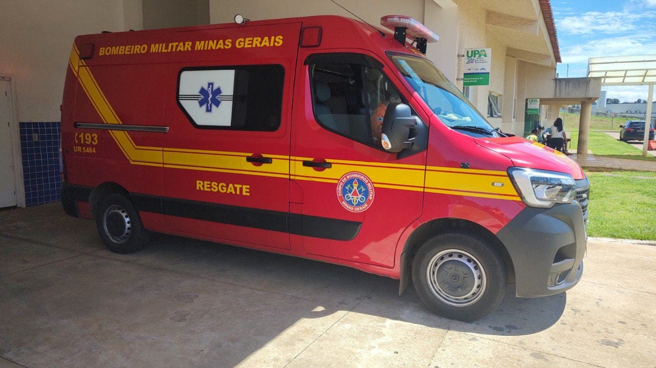 Bombeiros e Samu participaram do atendimento à vítima