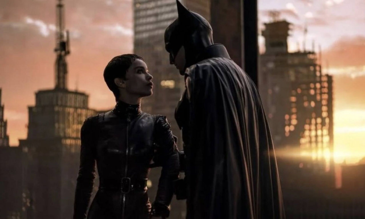 Zoë Kravitz e Robert Pattinson em cena do novo filme 'The Batman'