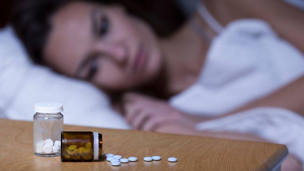 Melatonina não é remédio para dormir, mas é essencial para o sono