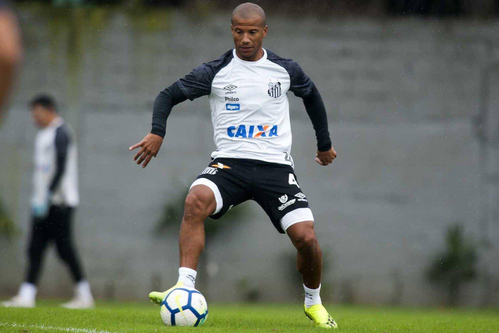 Carlos Sánchez foi pivô de punição da Conmebol aplicada ao Santos