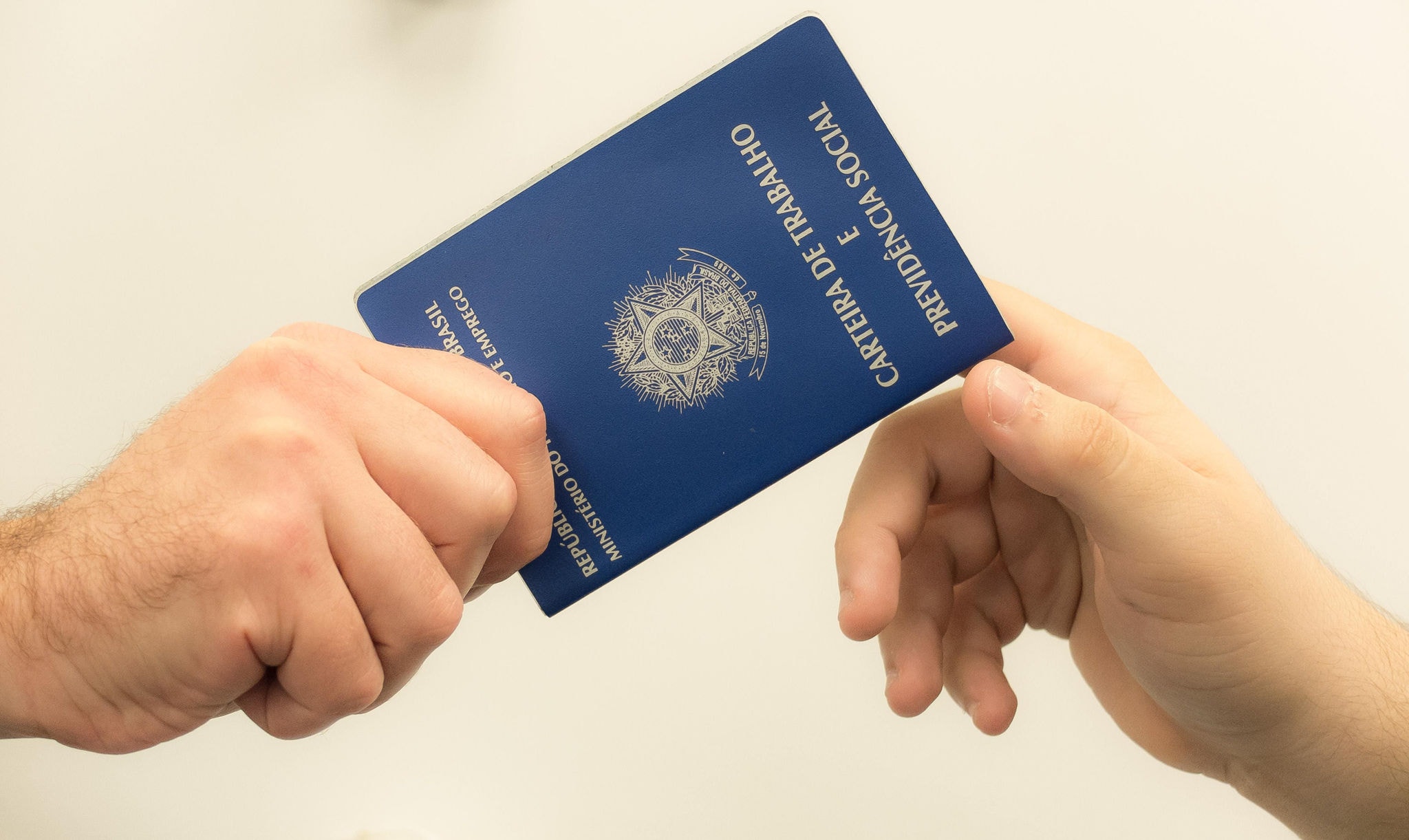 Carteira de trabalho - CLT - emprego - desemprego