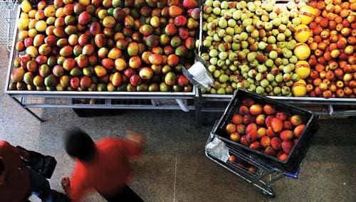 Sacolão Hortaliças, frutas e legumes deram folga aumentaram menos, saindo de alta de 26,92% em julho para 12,71% em agosto