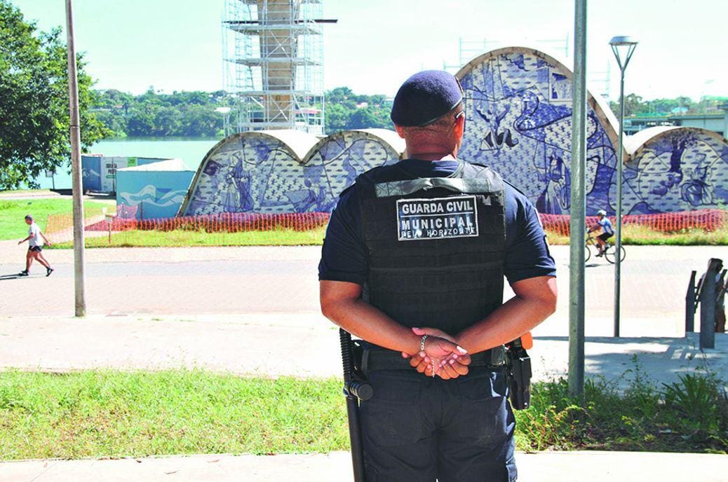 Servidores atuam desde a proteção do patrimônio público até a segurança de usuários de ônibus