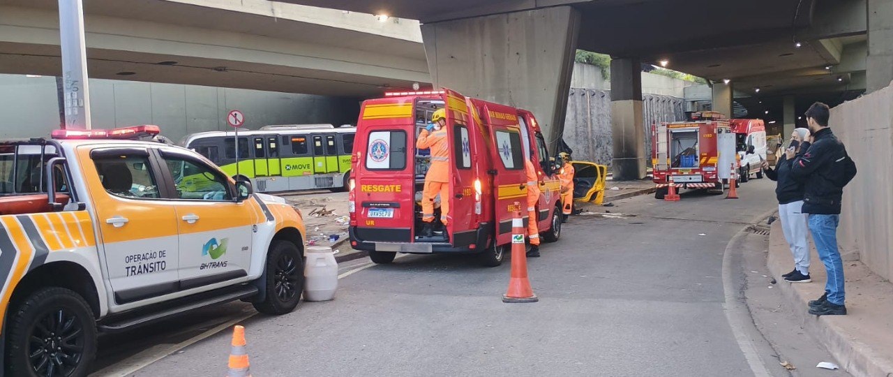 Cinco pessoas ficaram feridas no acidente