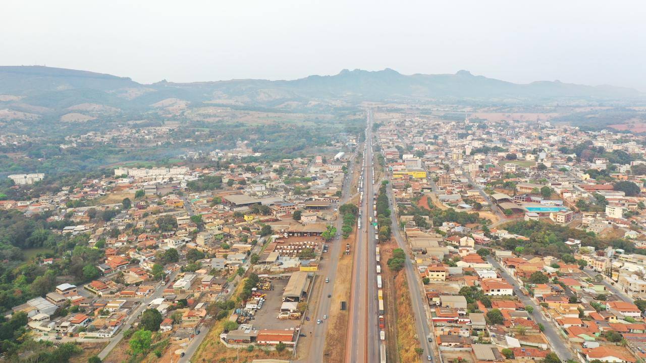 Protesto dos caminhoneiros na BR-381, em Igarapé