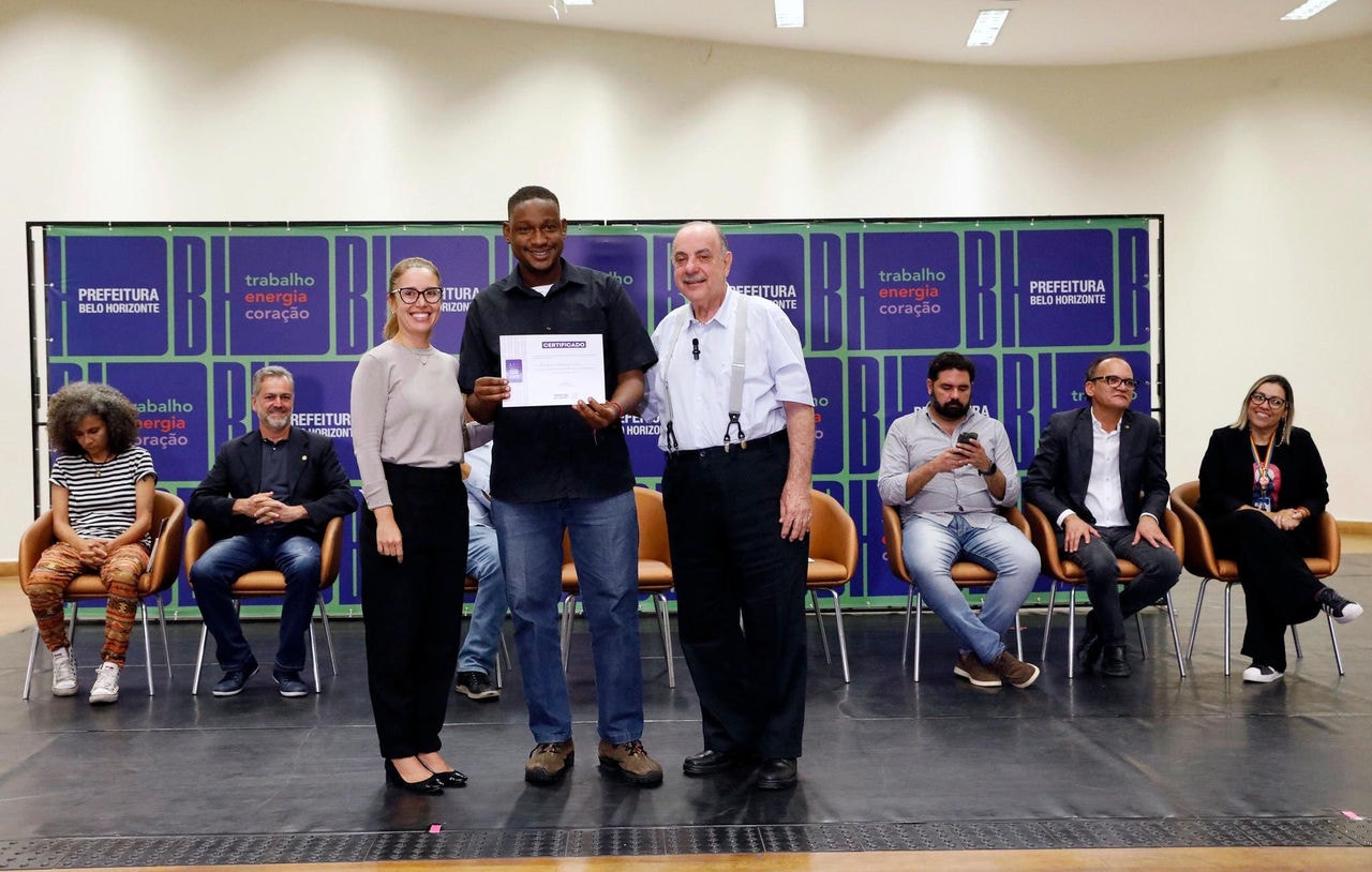Entrega dos certificados teve a presença do prefeito Fuad Noman