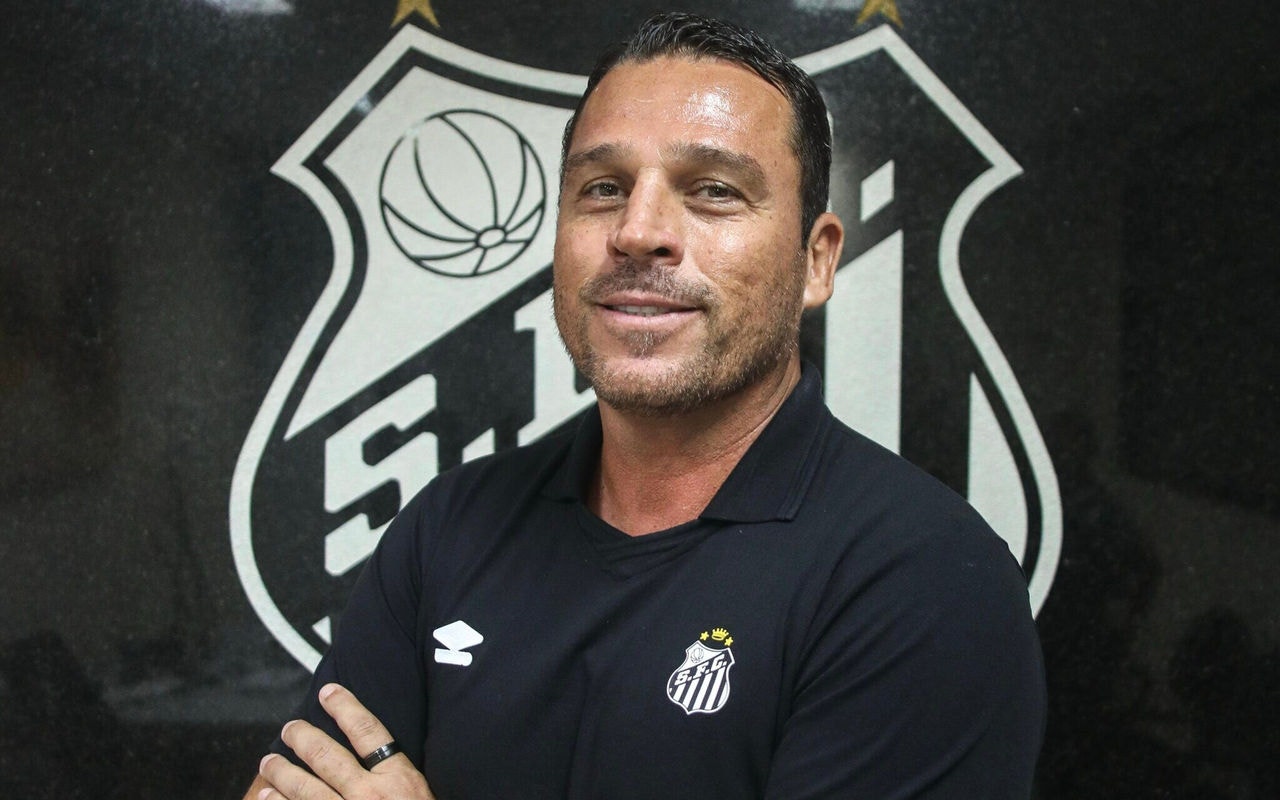 Maurício Copertino teve sua formação como zagueiro nas categorias de base do Santos (Foto: Divulgação/ Santos)