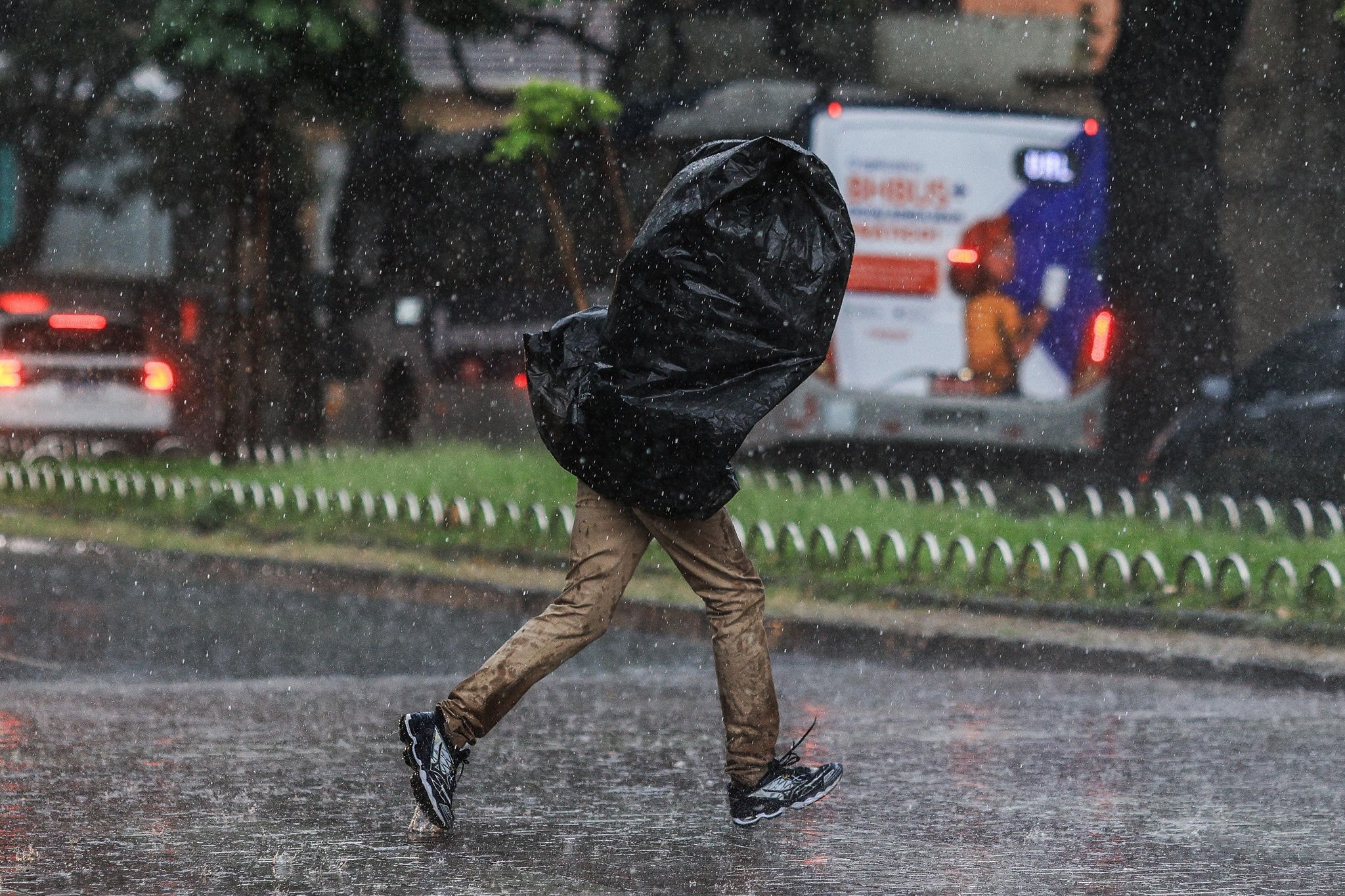 Choveu forte em BH na tarde de quinta-feira (18)