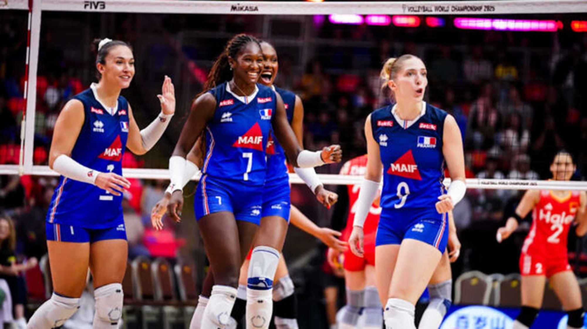 França supera a China e aguarda vencedor entre Brasil e República Dominicana no Vôlei feminino 