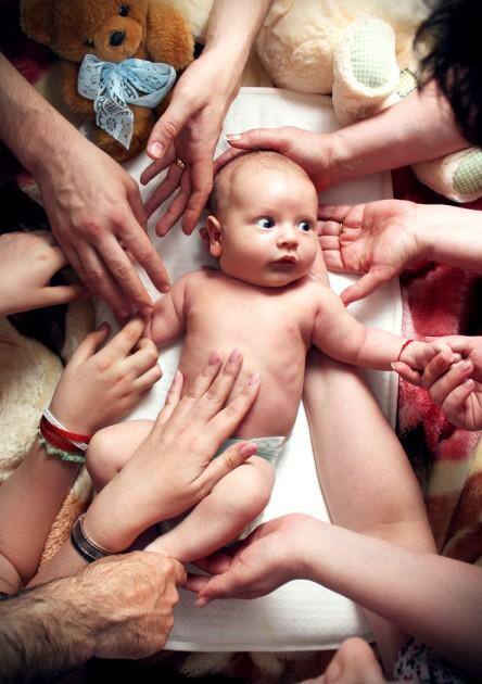Conselhos não solicitados sobre como criar uma criança causam estresse e incomodam mães