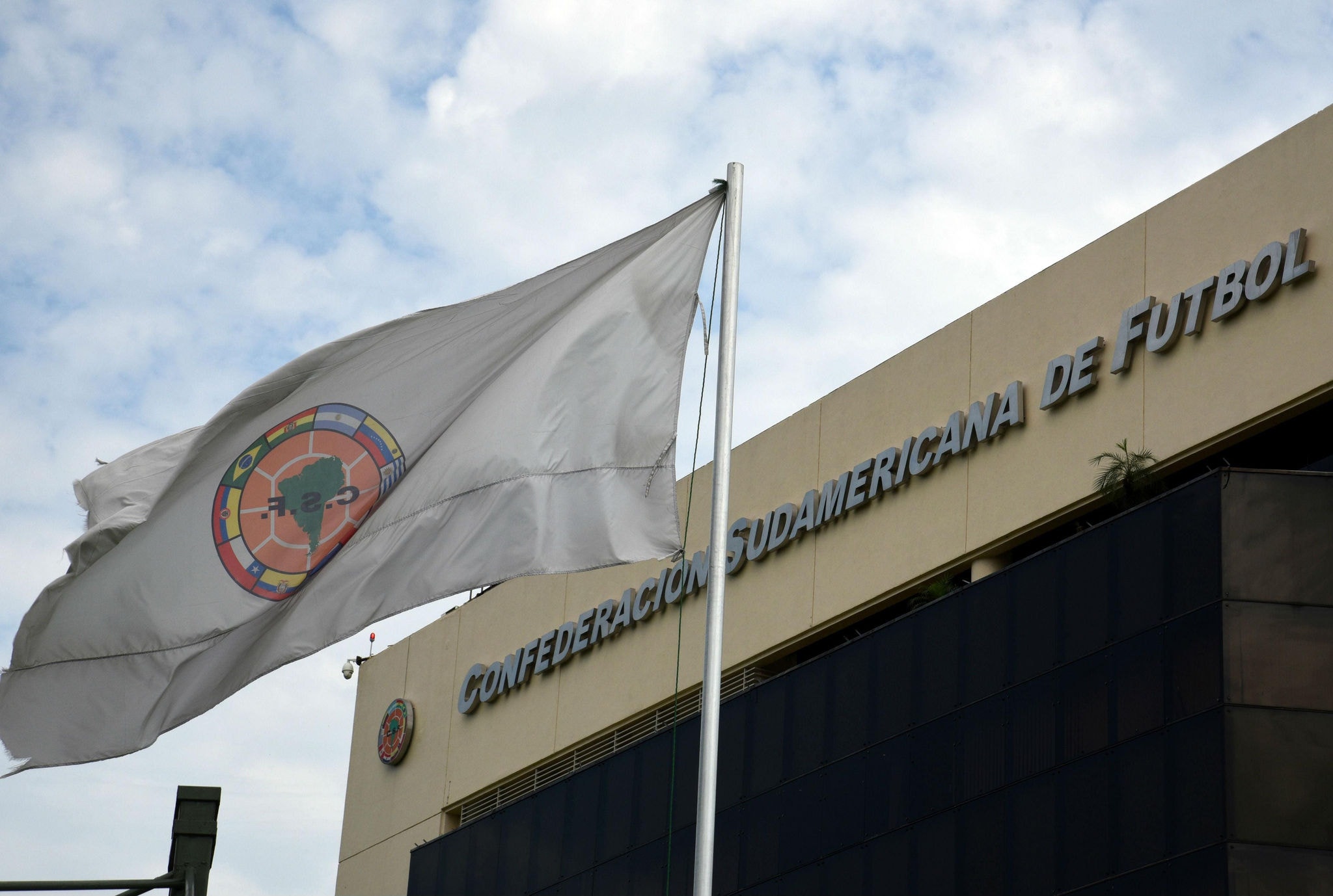Conmebol avalia se leva final para Miami, Doha ou Assunção