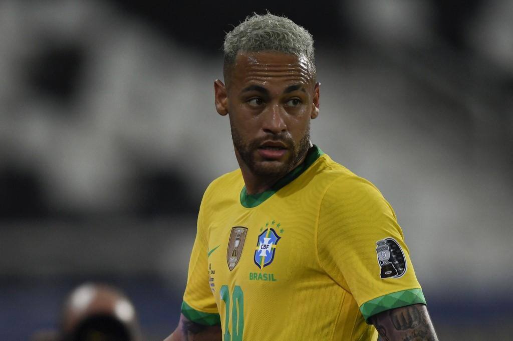 Neymar foi às redes sociais para elogiar o técnico Fernando Diniz