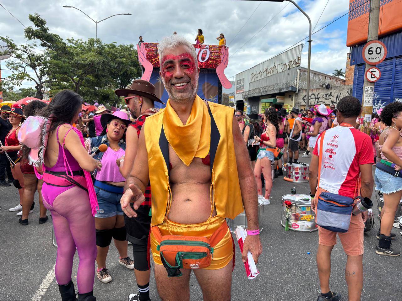 O símbolo da bateria do bloco É o Amô: Pumpito Love