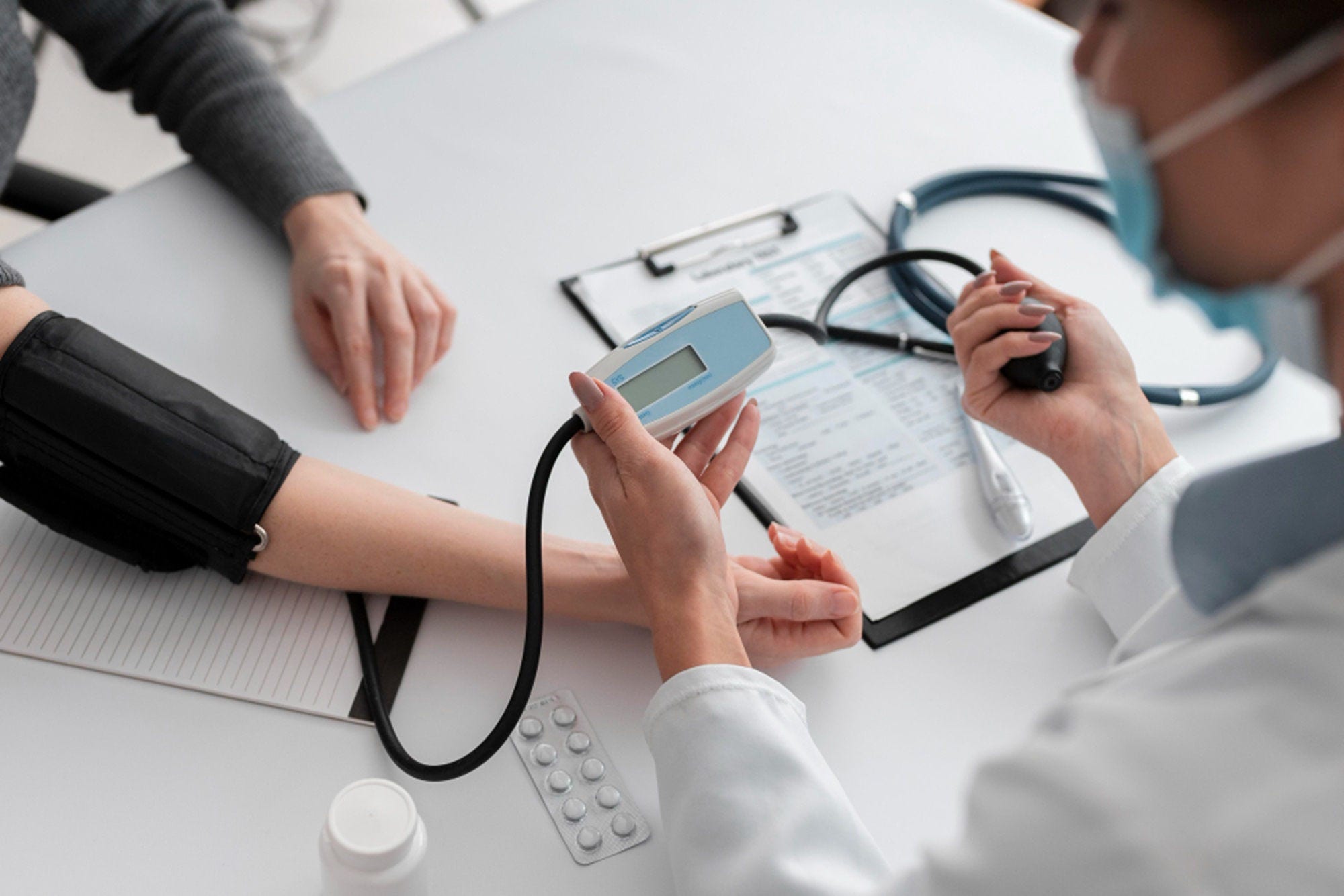 É importante estar sempre com os exames médicos em dia 