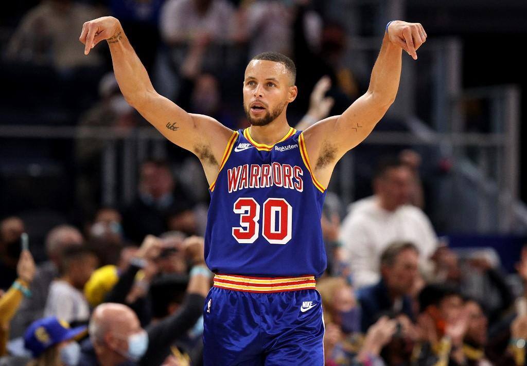 Stephen Curry vai desfalcar o Golden State Warriors por mais duas semanas