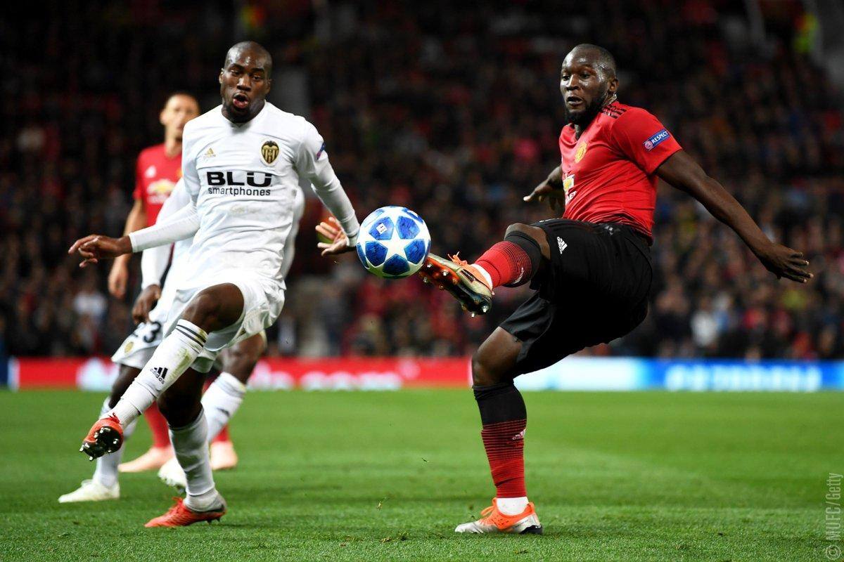 Manchester United pressiona, mas só empata com o Valencia