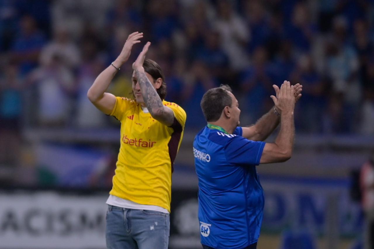 Cássio foi o primeiro jogador contratado por Pedrinho