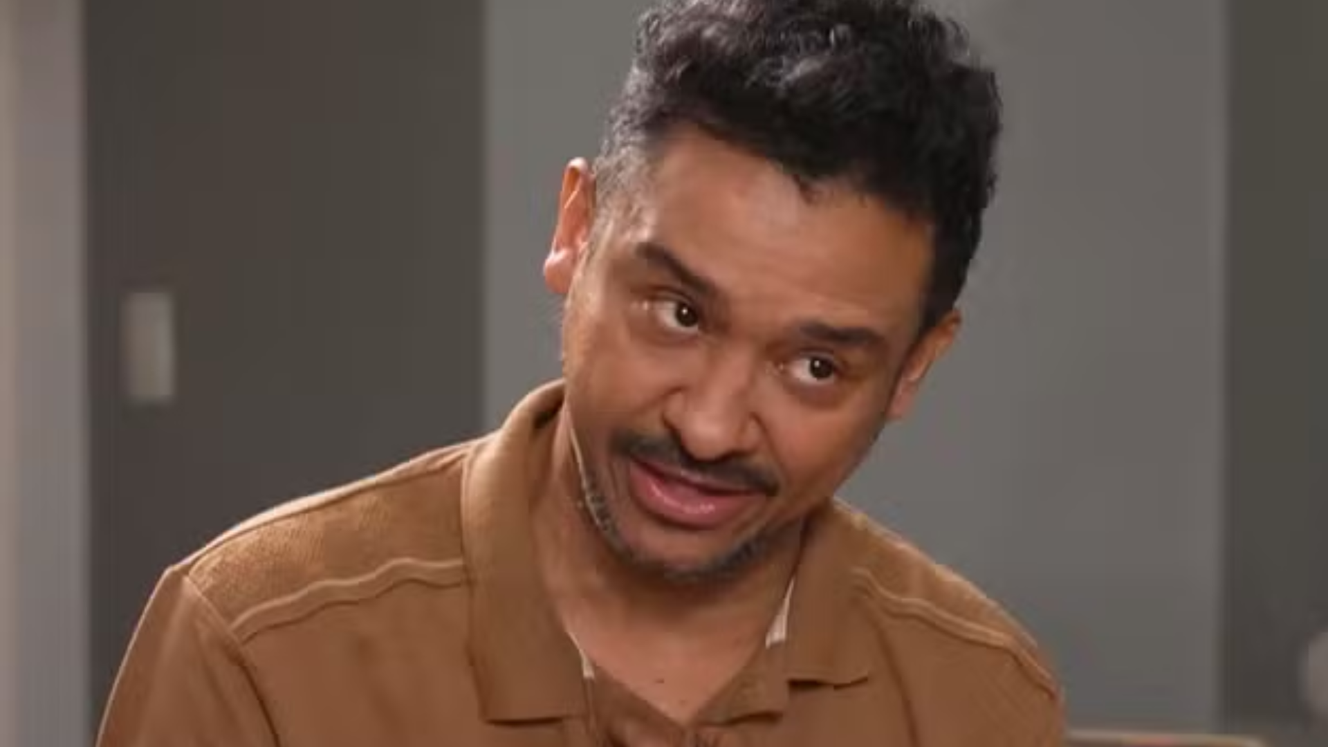 O compositor Nivardo Paz em entrevista ao Domingo Espetecular