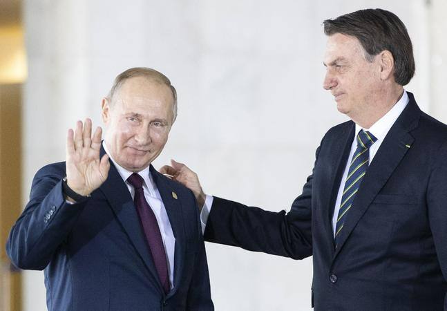 Vladimir Putin recebe Jair Bolsonaro em momento de tensão internacional diante da possível invasão à Ucrânia