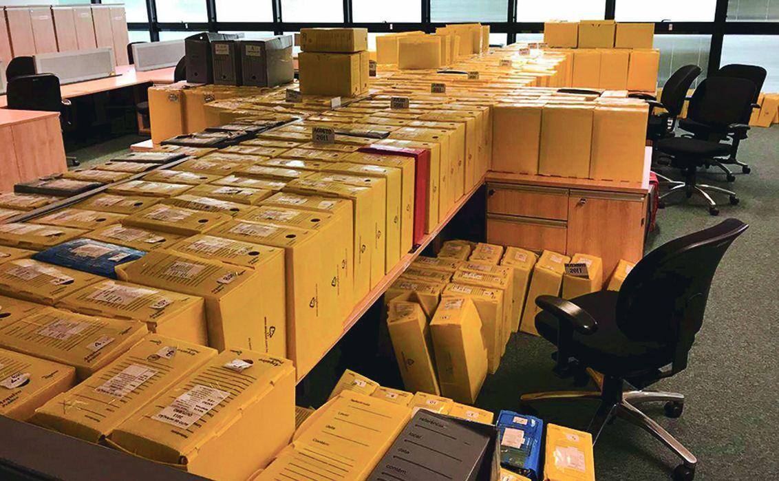 No passado Foto feita em 2016 mostra autos de infração esperando liberação na Semad