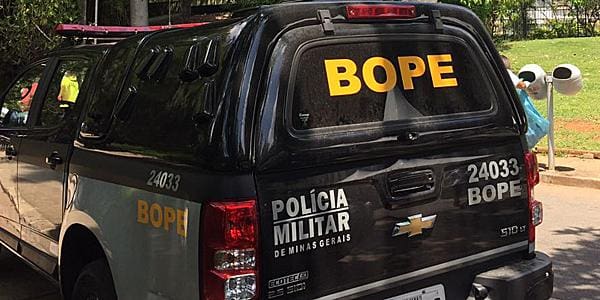  Os autores teriam fugido em pelo menos cinco veículos tipo SUV