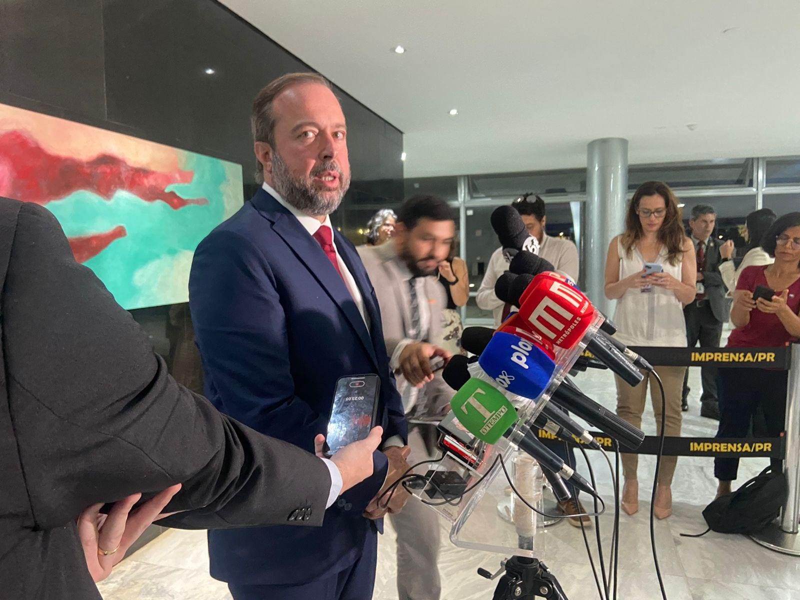 Ministro de Minas e Energia, Alexandre Silveira, em coletiva no Palácio do Planalto