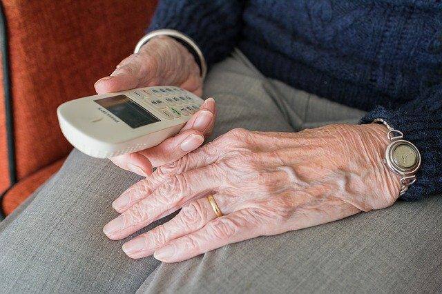 Suspeita obtinha livre acesso aos aplicativos do INSS das vítimas