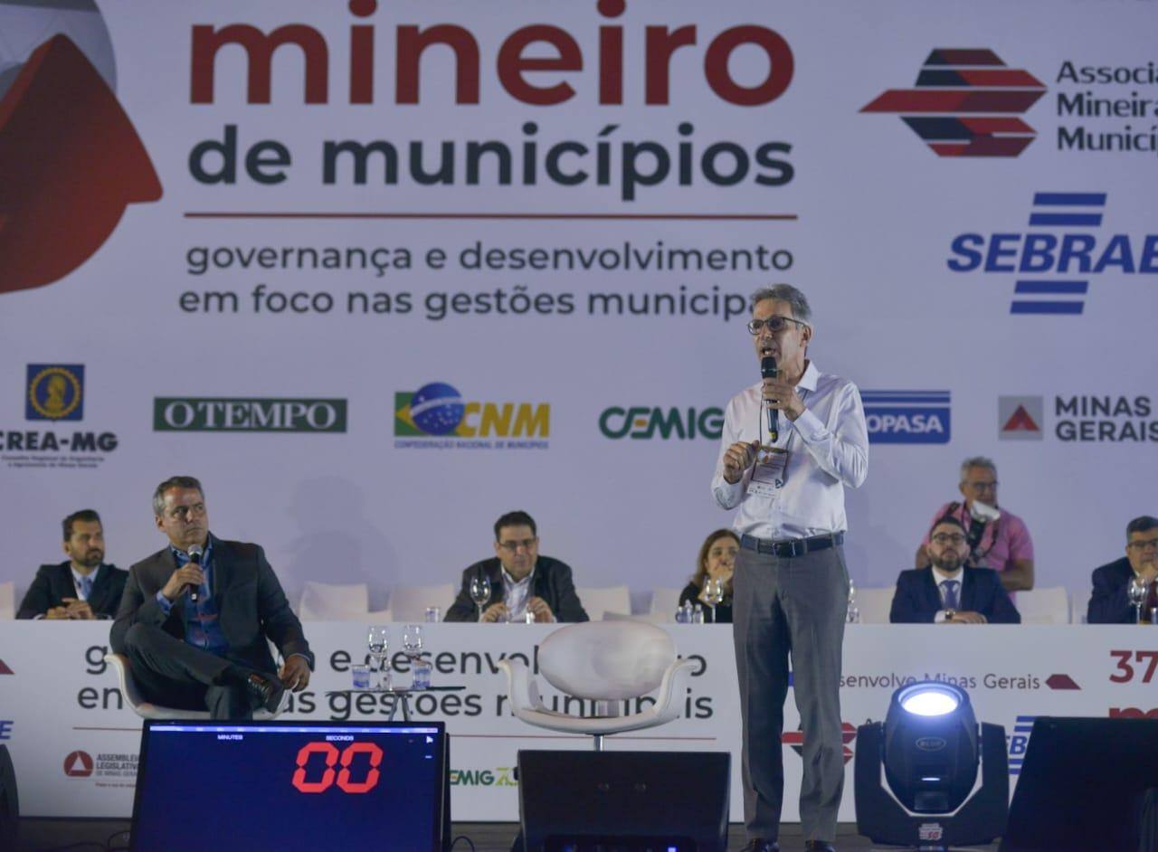O governador Romeu Zema (Novo) foi um dos pré-candidatos ao governo de Minas que participou de um painel de propostas sediado pela AMM dentro do 37º Congresso Mineiro de Municípios