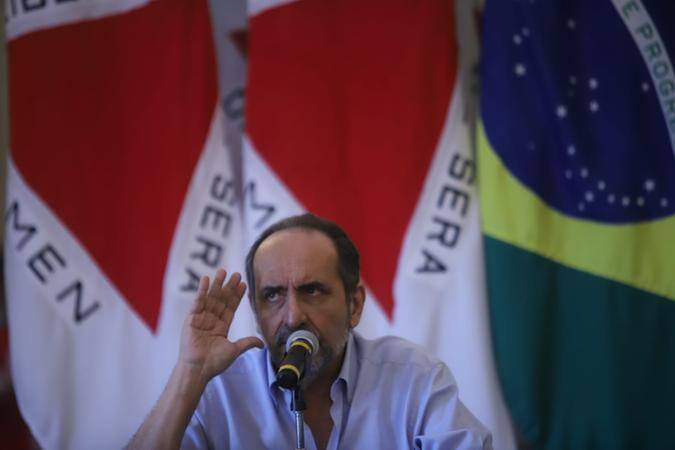 Prefeito Alexandre Kalil terá que explicar ao Ministério Público motivos para adiamento das aulas em BH