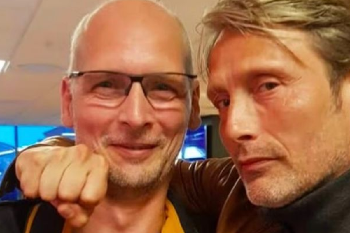 O osteopada e o ator Mads Mikkelsen em postagem no Instagram
