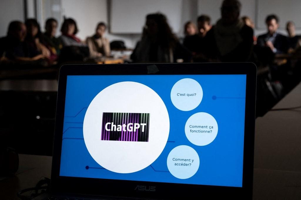 ChatGPT é testado por estudantes suíços