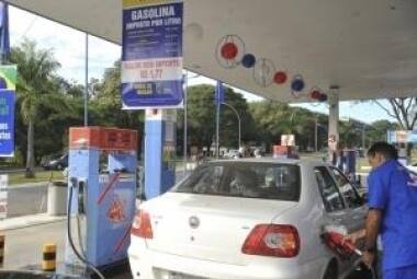 Gasolina vendida nos postos do país volta a ser comercializada com 25% de etanol anidro e não mais 20%