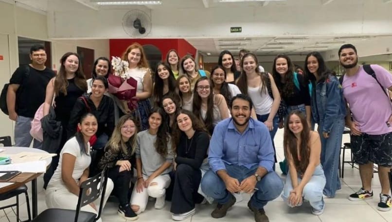 Patrícia Linares recebeu o carinho de outros estudantes que solidaram com ela após o caso