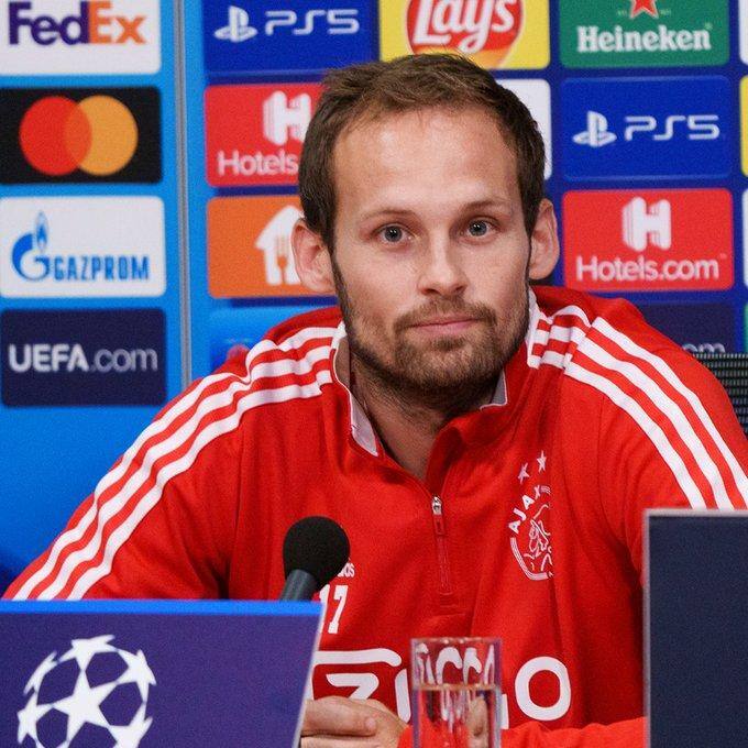 Daley Blind concedeu entrevista coletiva antes da partida contra o Benfica