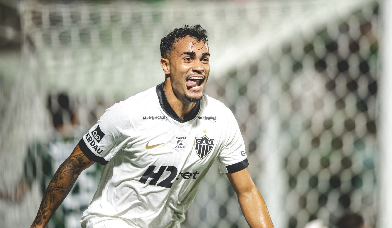 Reinier comemora gol marcado diante da Chapecoense