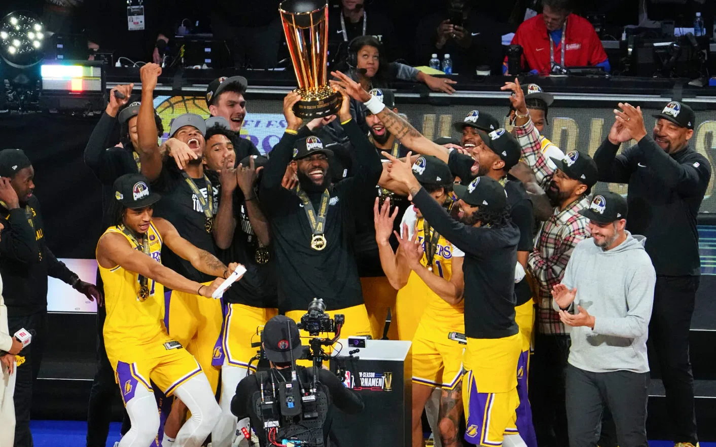 Lakers comemoram título da Divisão do Pacífico (Foto: AFP)