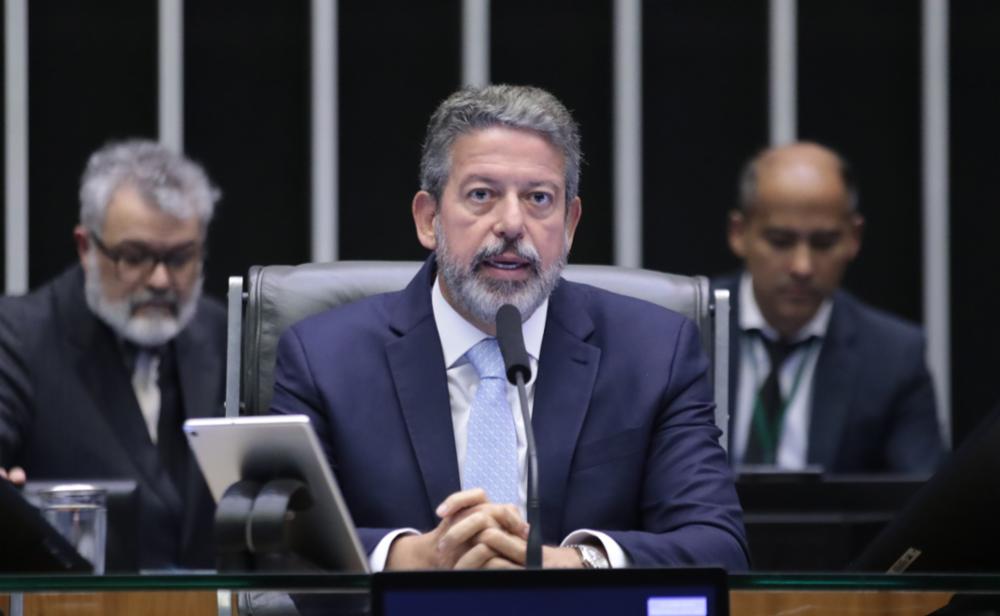 O deputado federal Arthur Lira, presidente da Câmara, faz movimento para acelerar a votação do imposto sobre encomendas de até US$ 50 do exterior