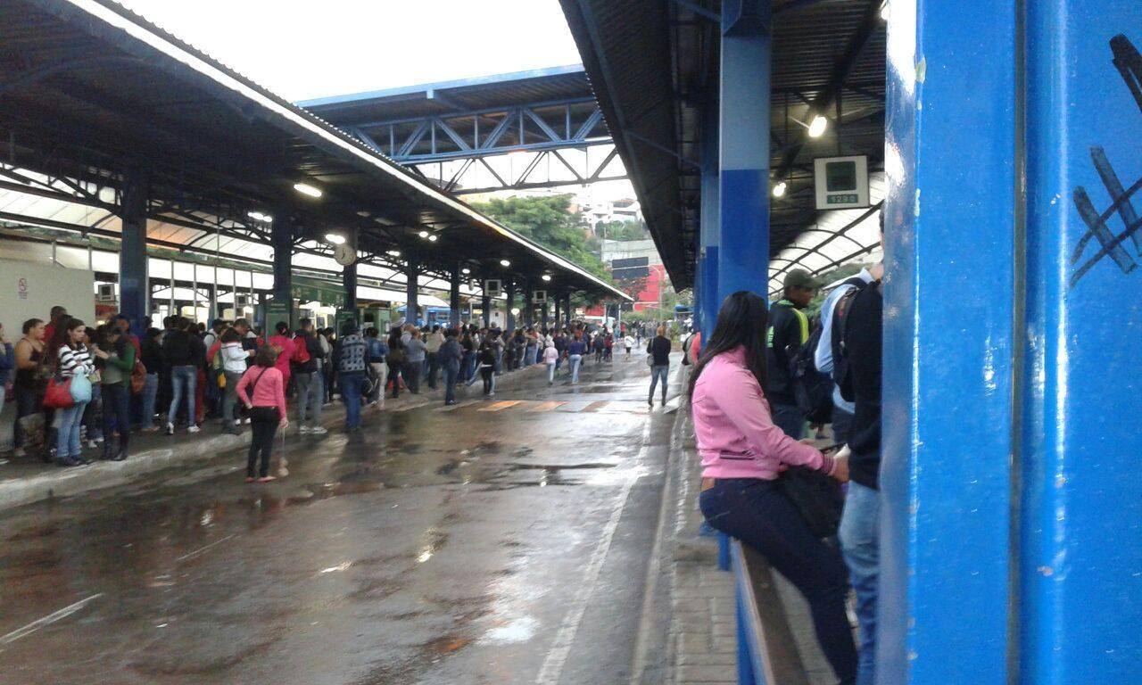 Ônibus foram apreendidos na Estação Diamante