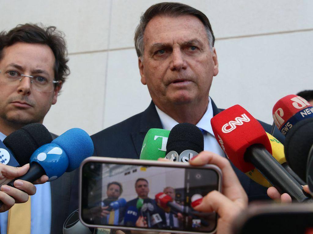 Fábio Wajngarten ao lado do ex-presidente Jair Bolsonaro