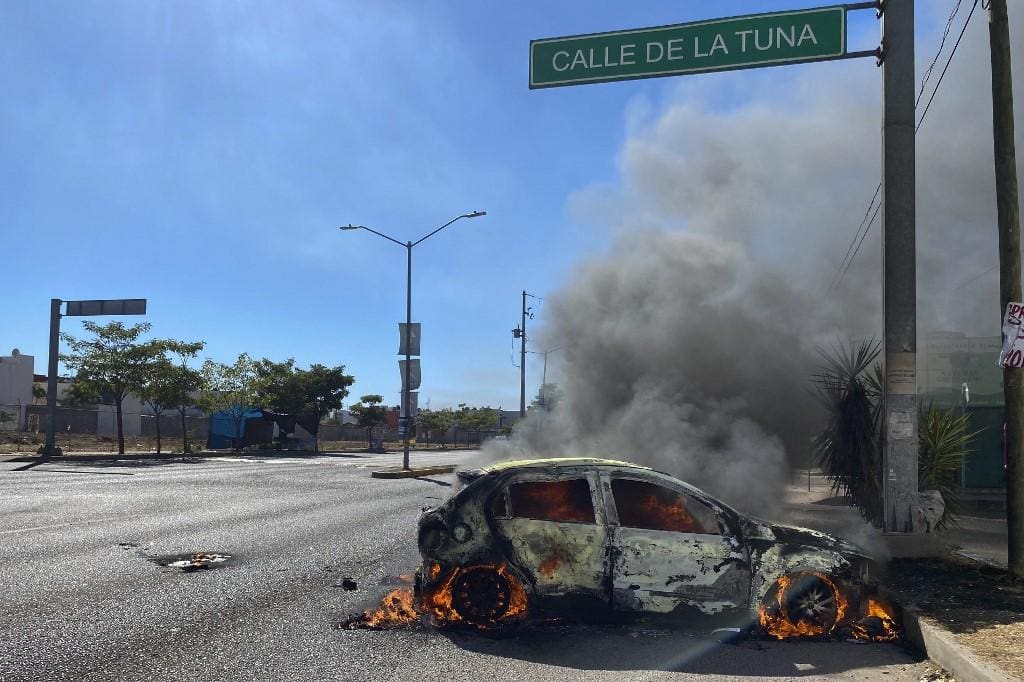 Carros foram incendiados em Culiacan, no Estado mexicano de Sinaloa