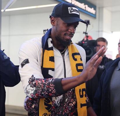 Usain Bolt desembarca na Austrália para período de treinos com time de futebol