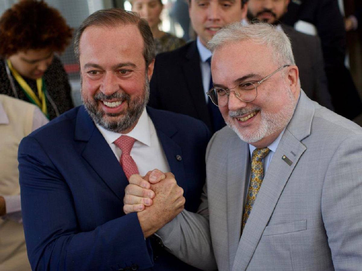 Alexandre Silveira e Jean Paul Prates deram entrevista para comentar mudança na política de preços na companhia