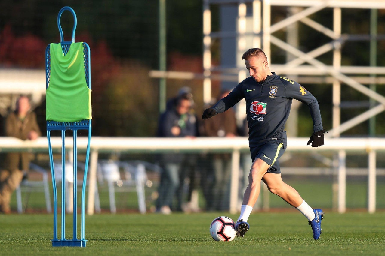 Companheiro de Suárez no Barcelona, Arthur demonstrou ter uma boa relação com o colega