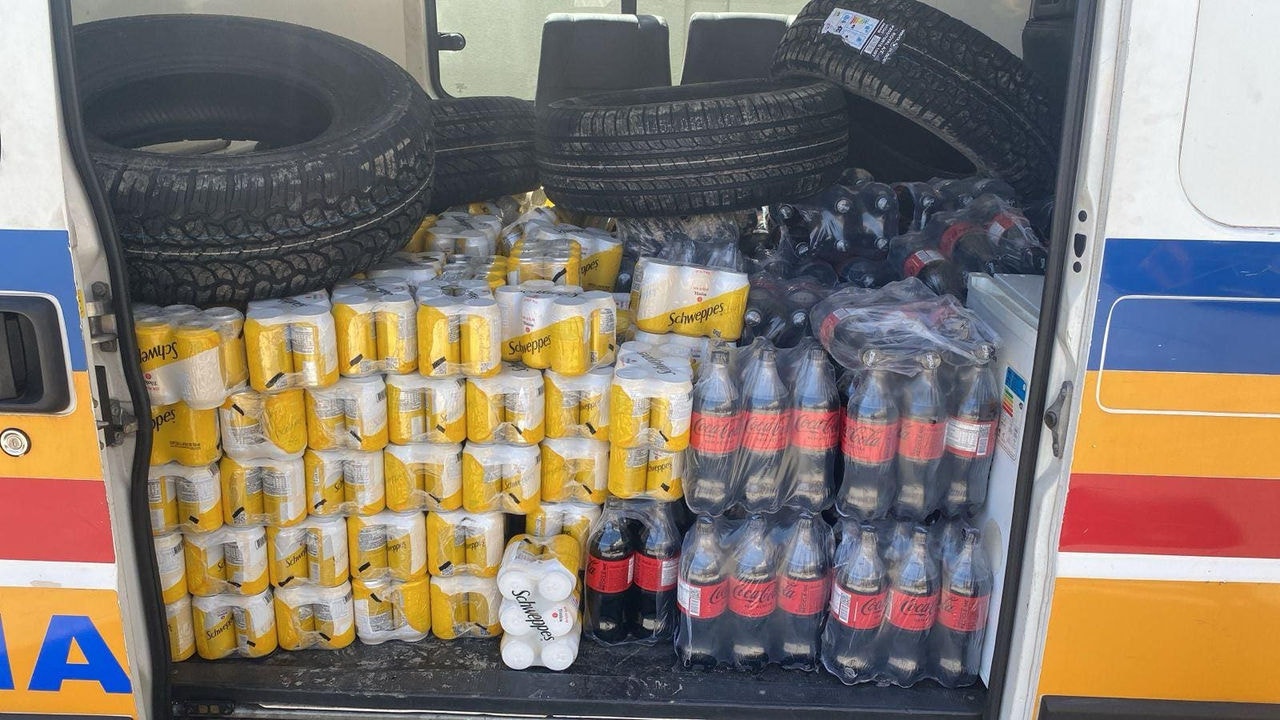 Cervejas, refrigerantes e pneus foram apreendidos com a quadrilha