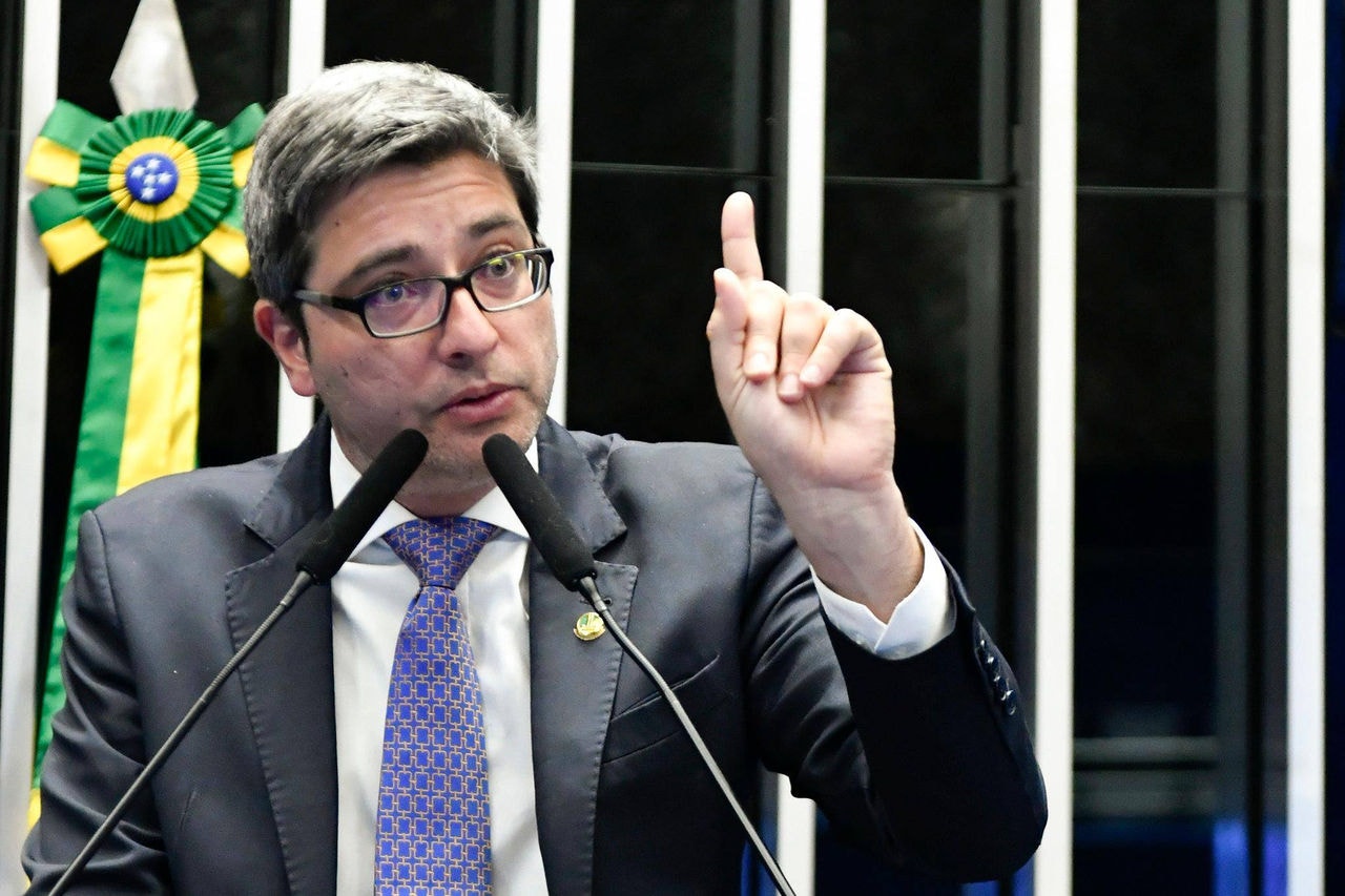 Carlos Portinho diz que governo aceita usar recursos que seriam para compensação em auxílios diretos ao cidadão