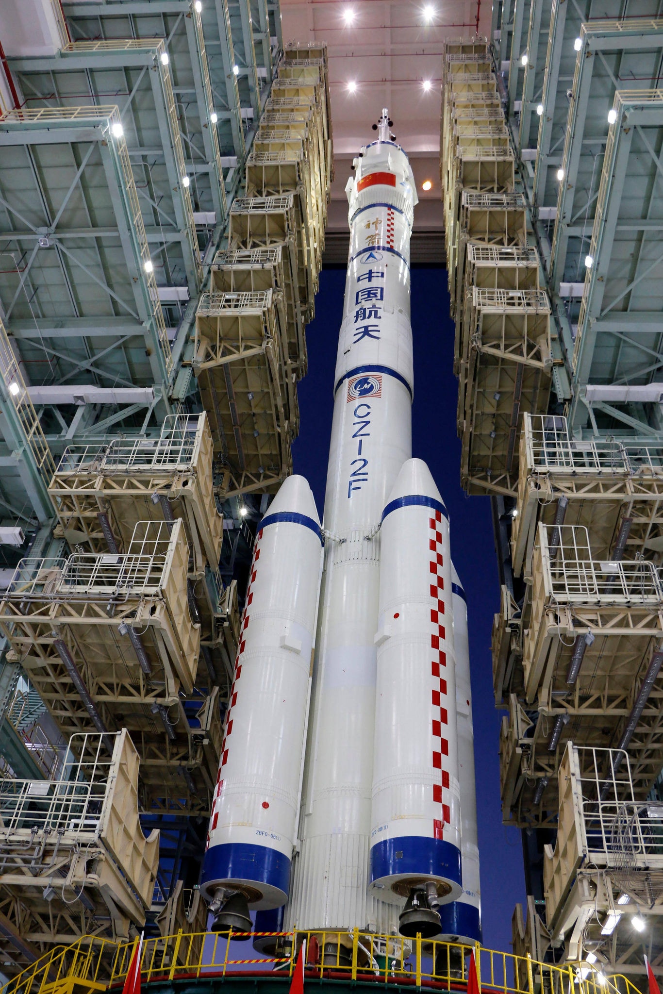 China lançará no sábado sua missão espacial tripulada mais longa