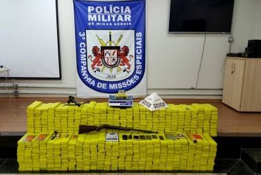 Polícia militar apreende 500 kg de maconha em um sítio em Pedro Leopoldo