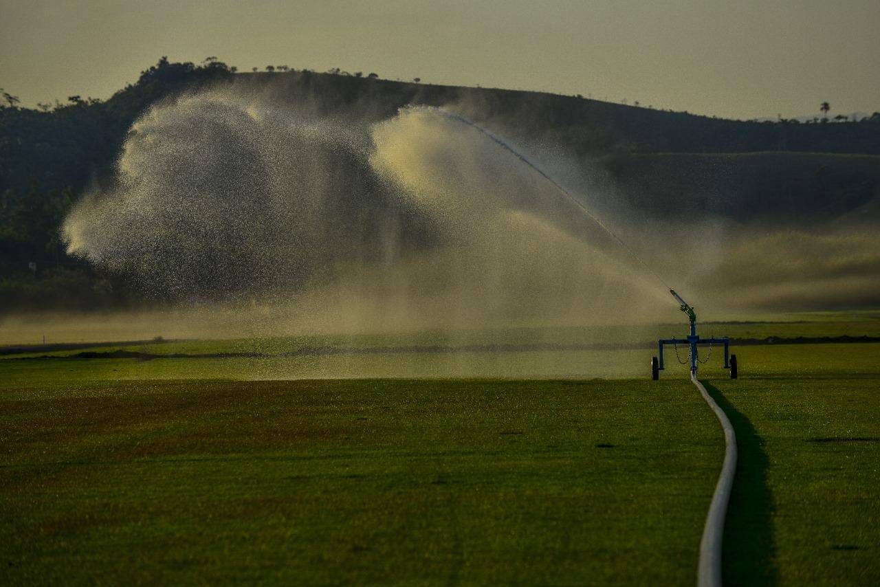 A estiagem verificada principalmente entre o fim do ano passado para cá pode prejudicar a irrigação das lavouras do Sudeste