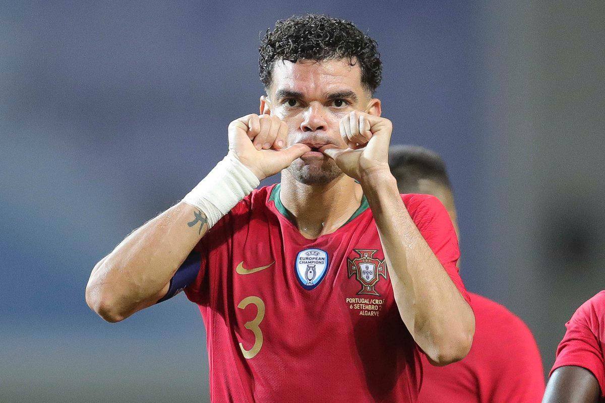 Pepe completou 100 jogos com a camisa da seleção portuguesa